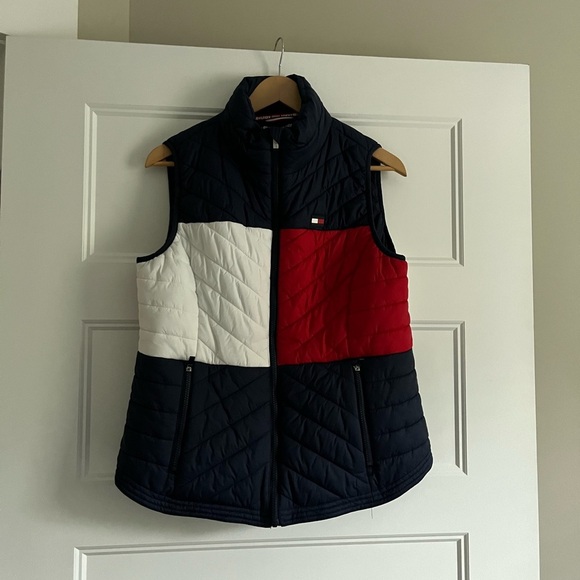 Tommy Hilfiger Puffer Vest - Picture 1 of 5